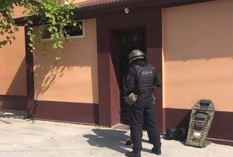 В оккупированной Евпатории ОМОН проводит обыски в домах крымских татар