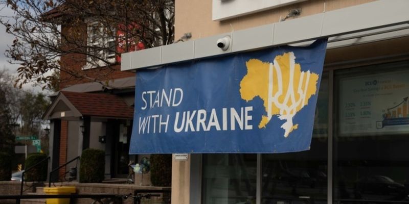 Главы МИД Канады и США посетили украинский культурный центр