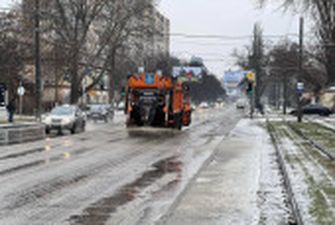 В Одесі снігопад та ожеледиця, комунальників перевели на посилений режим