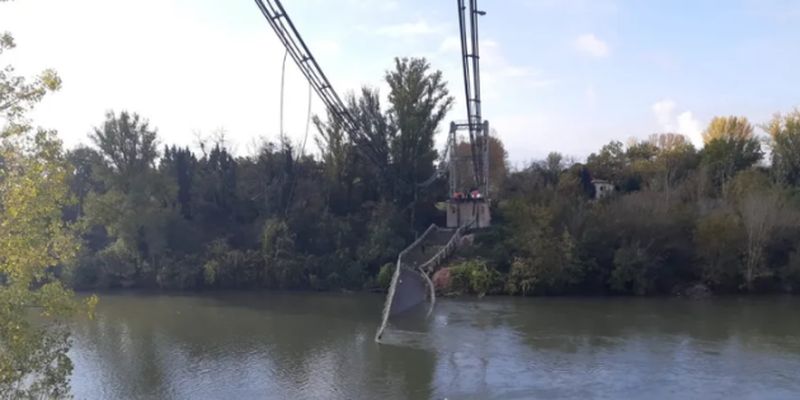 Во Франции обрушился мост, погиб ребенок