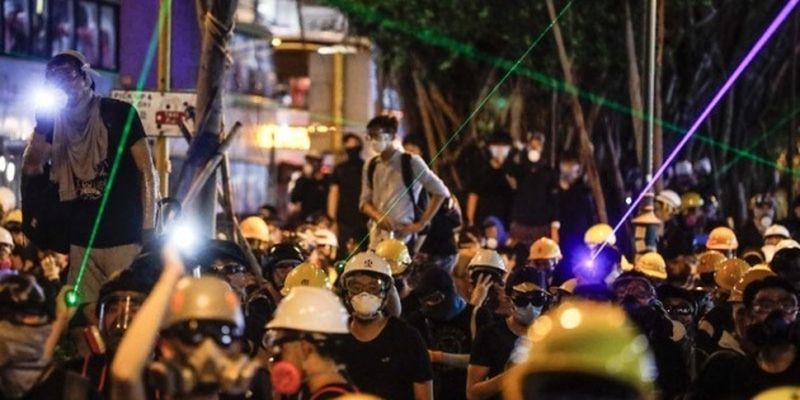 Акція протесту в Гонконзі закінчилася сутичками з поліцією