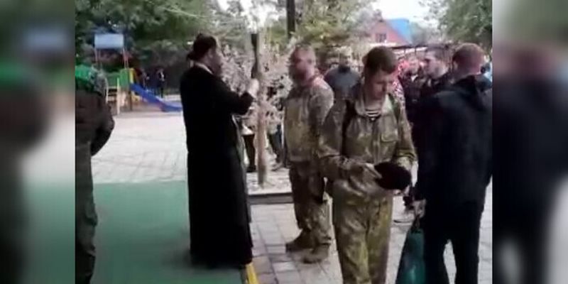 Мобілізація: як Росія благословляє чоловіків убивати українців