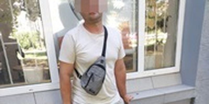 В Киеве задержали подозрительного человека, снимавшего на камеру мосты