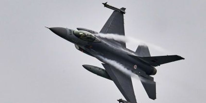 Літаки F-16 для України: авіаексперт розповів про їхні переваги та вказав на проблеми експлуатації