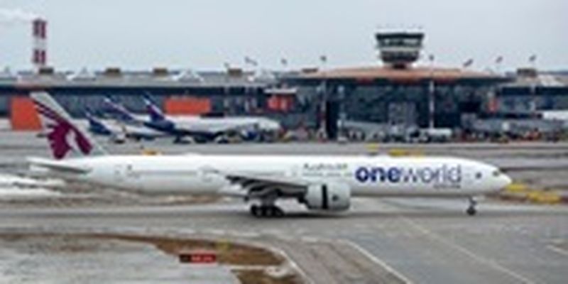 В РФ крупнейший аэропорт отправил в "служебный отдых" 40% персонала