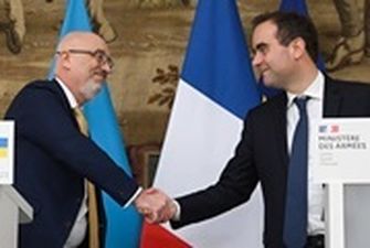 Франция передает Украине 12 гаубиц Caesar