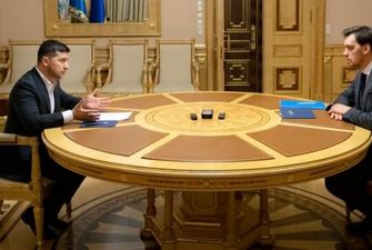 Зеленський "зізнався", що до нього дзвонив Трамп з проханням очолити "Укрпошту": гарант з прем'єром стали героями фотожаб