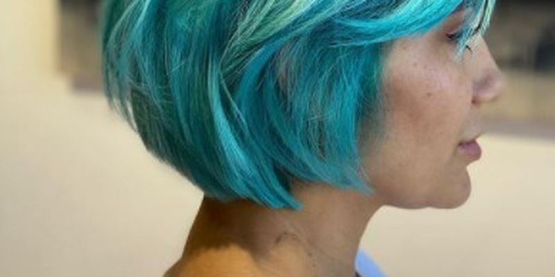 Бирюзовые волосы – новое модное окрашивание волос 2021