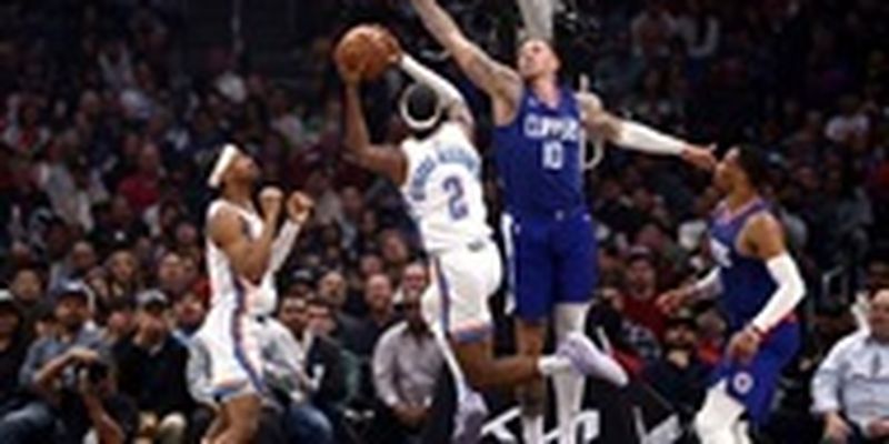 НБА: Сакраменто в сумасшедшей игре проиграл Финиксу
