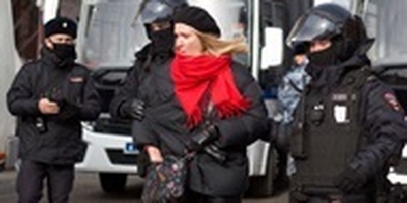 В РФ плакат Фашизм не пройдет признали дискредитацией своих Вооруженных сил