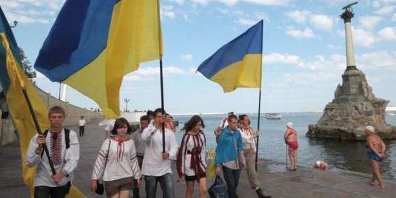 Прикордонники розповіли, скільки українців вже відвідали окупований Крим