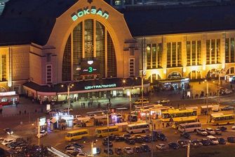 Аноним предупредил о минировании: В Киеве на Южном вокзале ищут бомбу