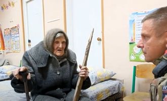 Неймовірно: 98-річна жінка пішки вийшла з окупованої частини села