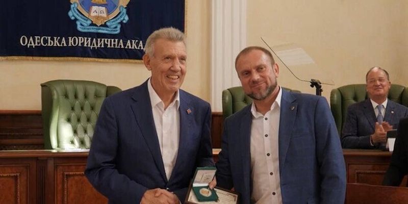 Директора Одесского территориального управления НАБУ Деулина наградил фигурант дела НАБУ Кивалов