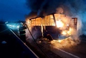 На Закарпатье на дороге сгорел рейсовый автобус