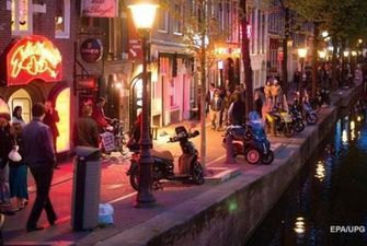 Почему Амстердамский квартал красных фонарей находится в упадке