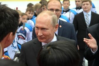 Путин удивил нелепой выходкой перед камерами, россияне в ярости: "Портянок не нюхал..."
