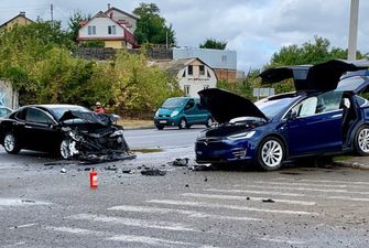 ДТП в Черкассах с Tesla и Toyota: пожилой водитель попал в реанимацию