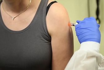 Скандинавські країни обмежили вакцинацію препаратом Moderna через небезпечний побічний ефект 