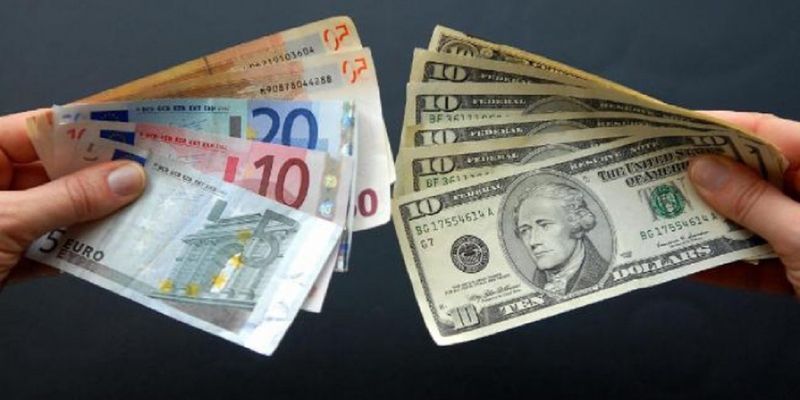 Евро упал, доллар держится: курс валют в обменниках Одессы