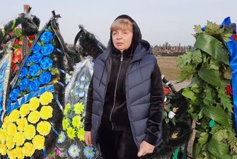 Мать покойного нардепа Полякова записала эмоциональное обращение на могиле сына