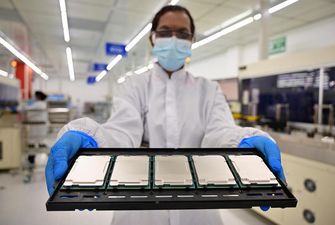 США выбирают производителей чипов из Китая, с которыми нельзя торговать, — Reuters