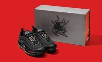 Nike подали в суд на производителей "кроссовок Сатаны" с человеческой кровью/Бренд заявил о нарушении прав на товарный знак