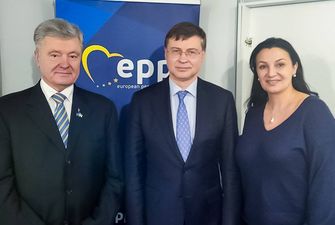 Порошенко призвал Еврокомиссию быстрее определиться с переговорной рамкой по вступлению Украины в ЕС