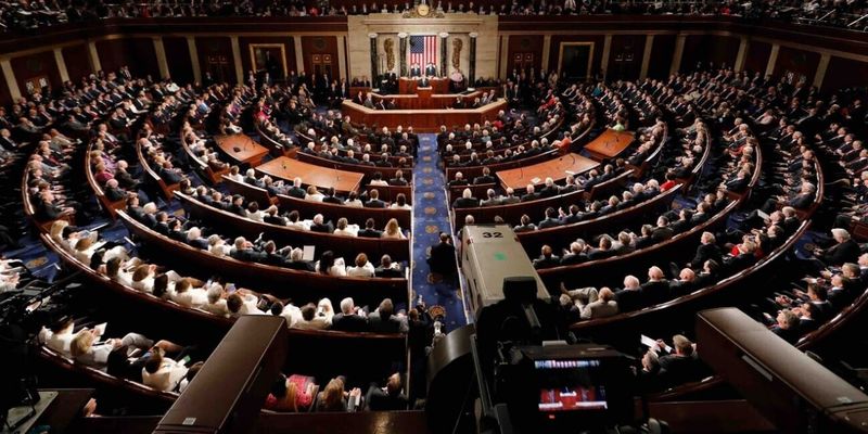 С передачей ATACMS, но в кредит: в Конгрессе появился текст нового законопроекта о помощи Украине