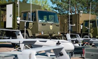 Логистическое спасение для армии: Фонд Порошенко за два года передал ВСУ полтысячи грузовиков DAF