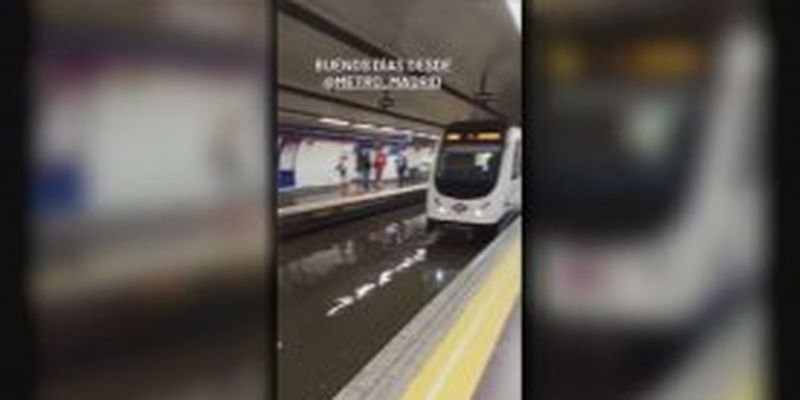 В Мадриде прошел сильный ливень: Затопило метро и дороги