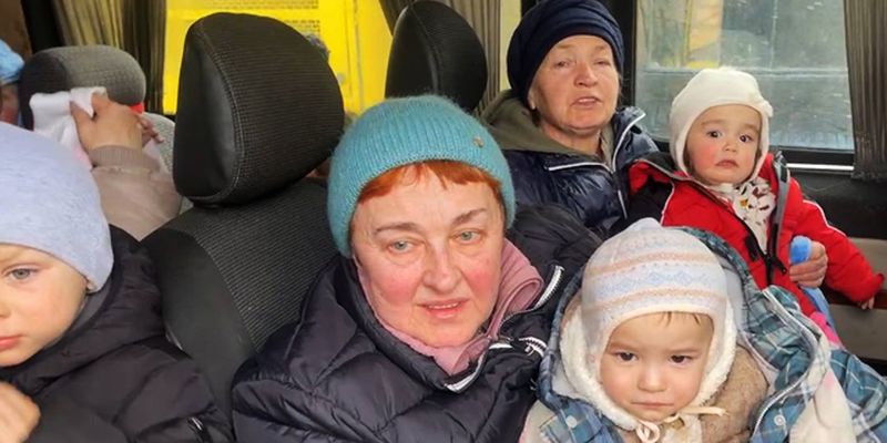 Из всех уголков Украины: сколько женщин и детей удалось эвакуировать за прошедшие сутки