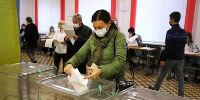 В 14 регіонах України відбулися повторні місцеві вибори: кого обирали