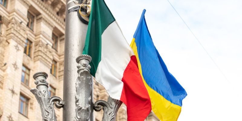Минобороны Италии будет просить парламент одобрить закон о поставках помощи Украине в 2023 году