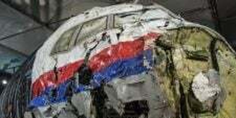 В телах погибших со сбитого MH17 обнаружили сотни обломков, двух пассажиров не нашли