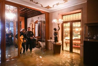 Хвилі на площі Святого Марка: Венецію затопила рекордна за 50 років повінь