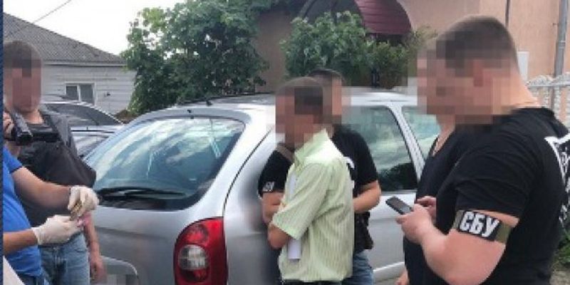 В Ровенской области на крупной взятке задержали майора полиции