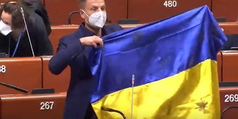 Україна засудила рішення ПАРЄ позбавити права голосу Гончаренка