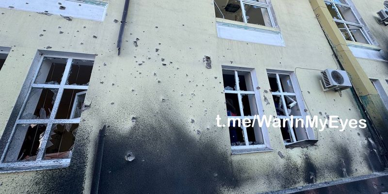 В Донецке обстреляли офис путинской партии: есть пострадавшие