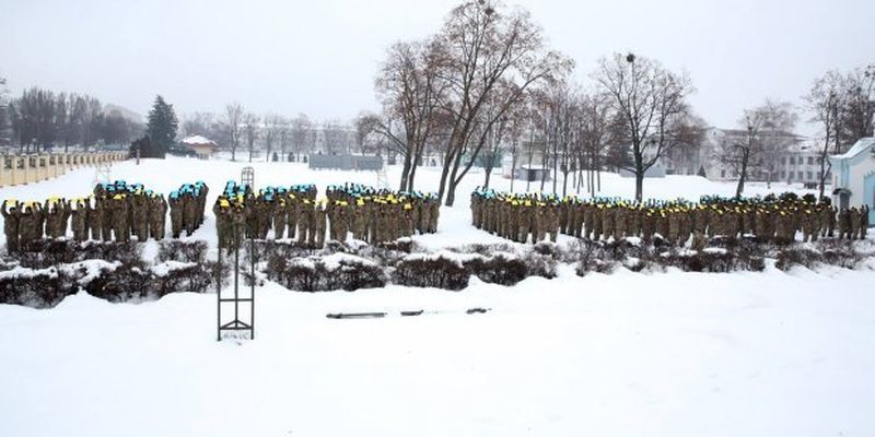 У Харкові кадети провели вражаючий флешмоб до Дня Соборності України: яскраві фото