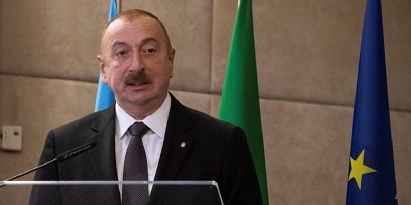 Алиев показал обломки найденных в Карабахе российских Искандеров
