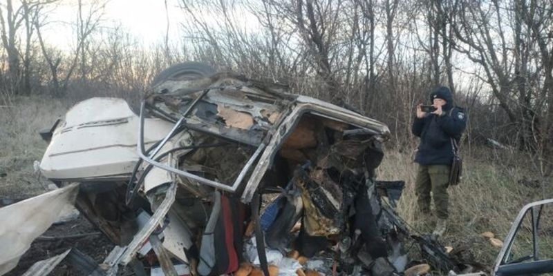 Машина с "гуманитаркой" взорвалась на Харьковщине, кадры: все закончилось трагично