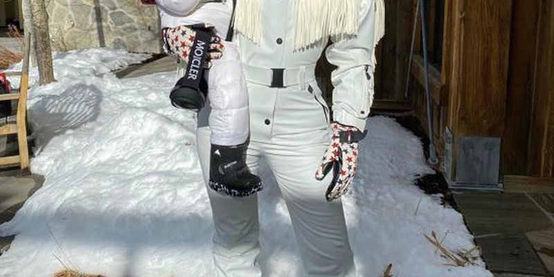 "Це можливо?": Кайлі Дженнер приголомшила відео, як її півторарічна донька катається на сноуборді