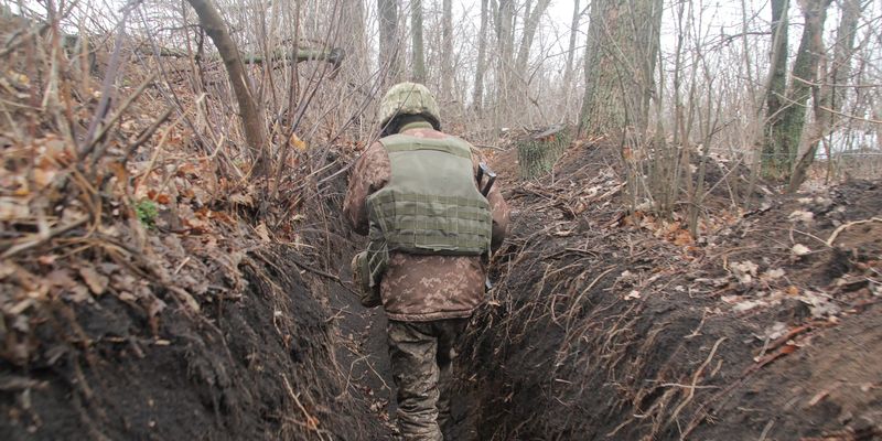 На Донбассе обострение – боевики обстреляли жилой дом, ВСУ понесли потери