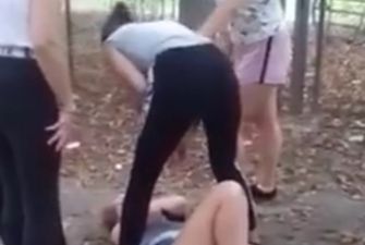 Месть за пощечину: в Ровно две школьницы избили ногами девятиклассницу