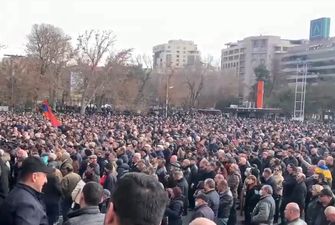 Над Ереваном заметили истребители во время митингов против Пашиняна
