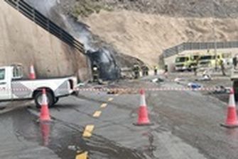 В Саудовской Аравии автобус врезался в мост: 20 человек погибли