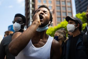 Сотни арестов, комендантский час, дубинки и резиновые пули: в США не утихают протесты