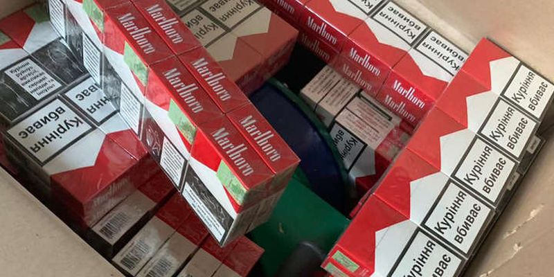 На кордоні з Румунією затримали контрабандиста з цигарками на 2,7 млн