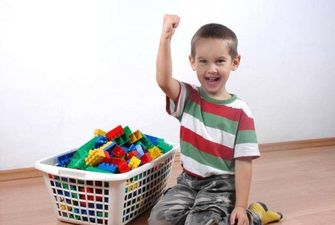Як навчити дитину прибирати в кімнаті: цікаві ідеї та поради